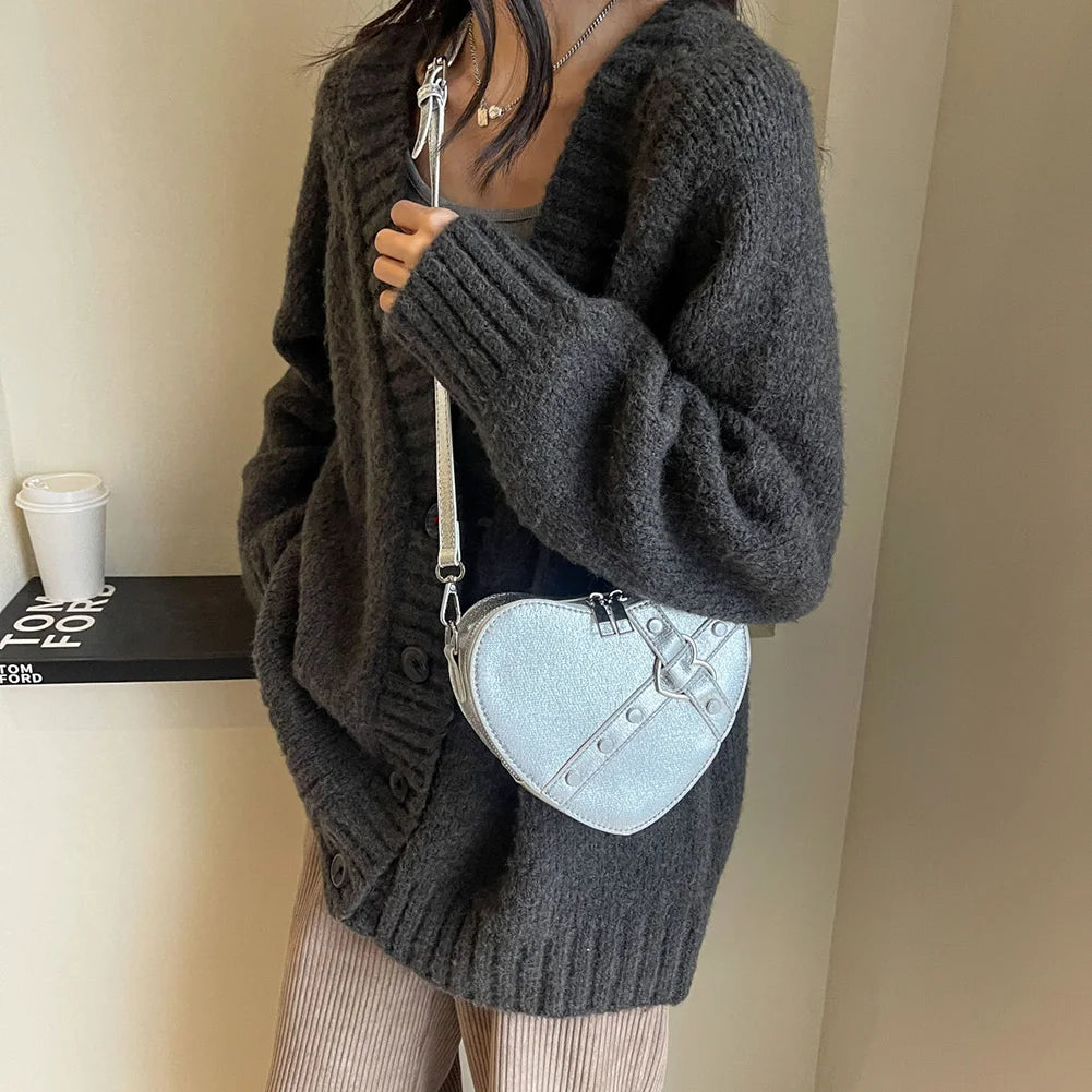 Vintage Heart Shape Crossbody Bags Y2K Small Chain Rivet Shoulder Bag PU Leather Gothic Tote Bag Fashion Women Crossbody Bag